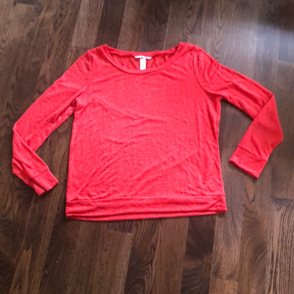 Victoria’s Secret Long Sleeve Tee! Soft & Comfy!